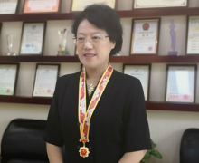 ��ף�ء�ɽ��ʡŮ��Э���᳤�ܻ����ٻ� ����ף�л����񹲺͹�����70���ꡱ������